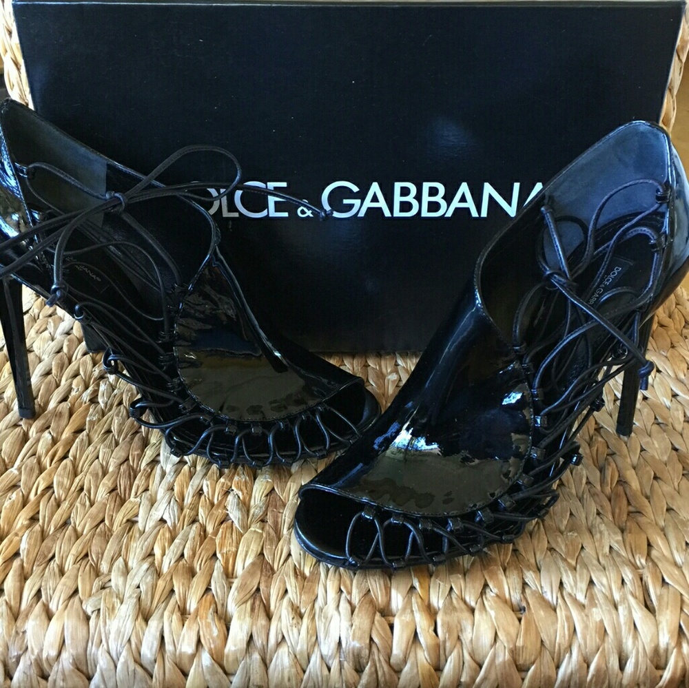NIB Dolce & Gabbana Black Patent Leather Pumps 40